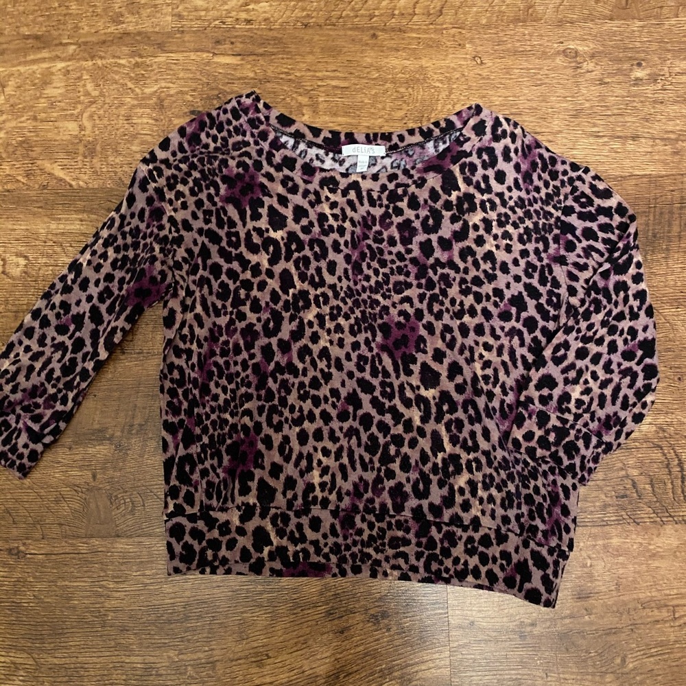 🌞 (3/$20) Cheetah print blouse